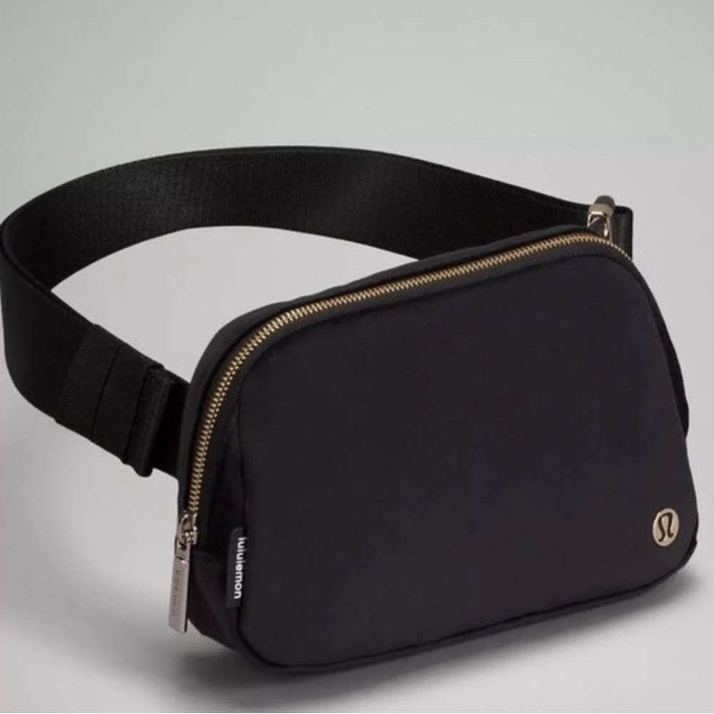 LULULEMON Everywhere Belt Bag Velour Black Limited Edition Crossbody Bag- NWT